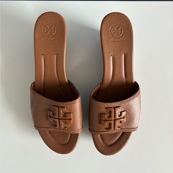 Tory Burch Shoes - Tory Burch Tan Leather Sandals